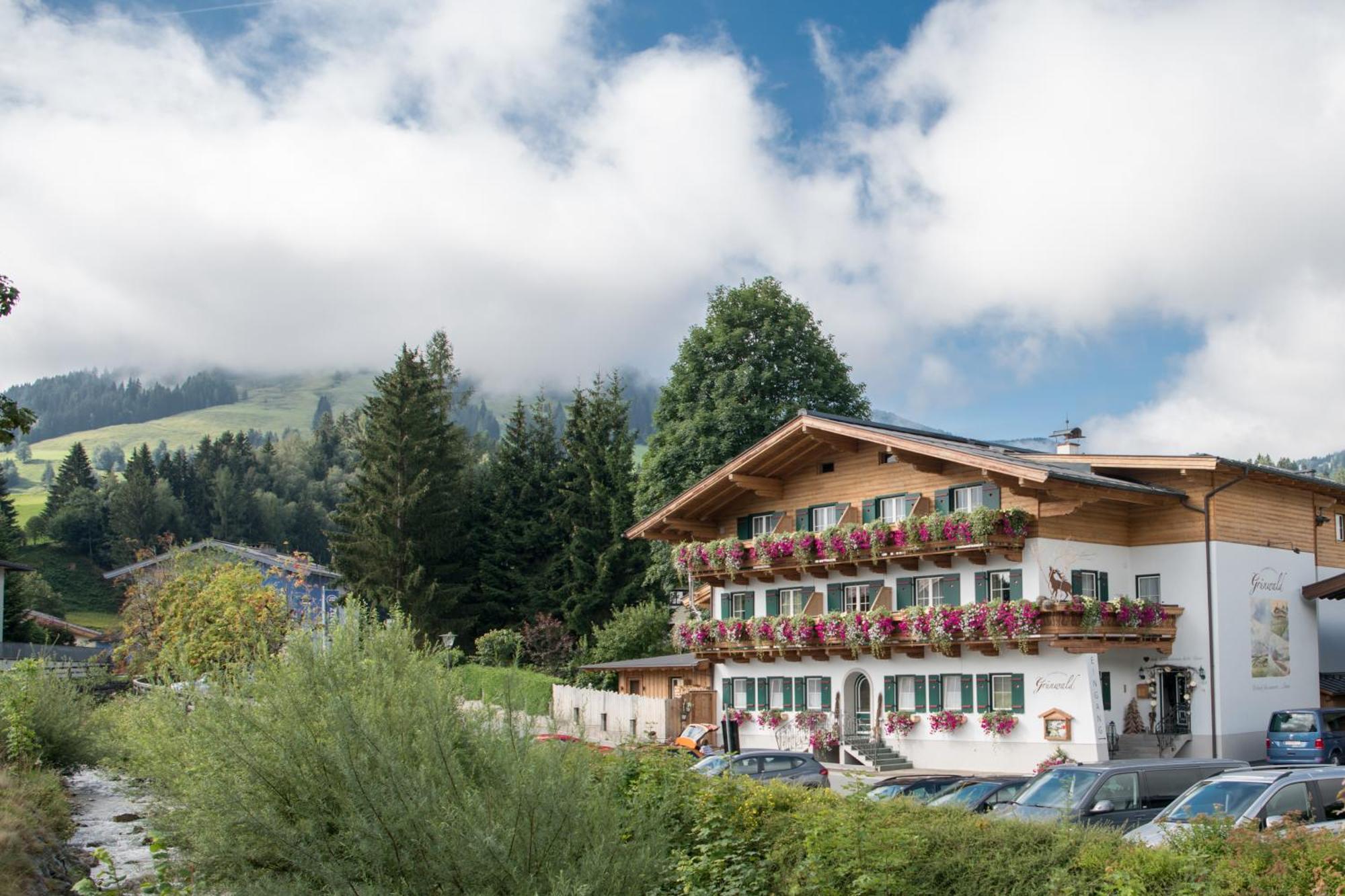 Gourmet-Hotel Gruenwald Leogang Exterior photo